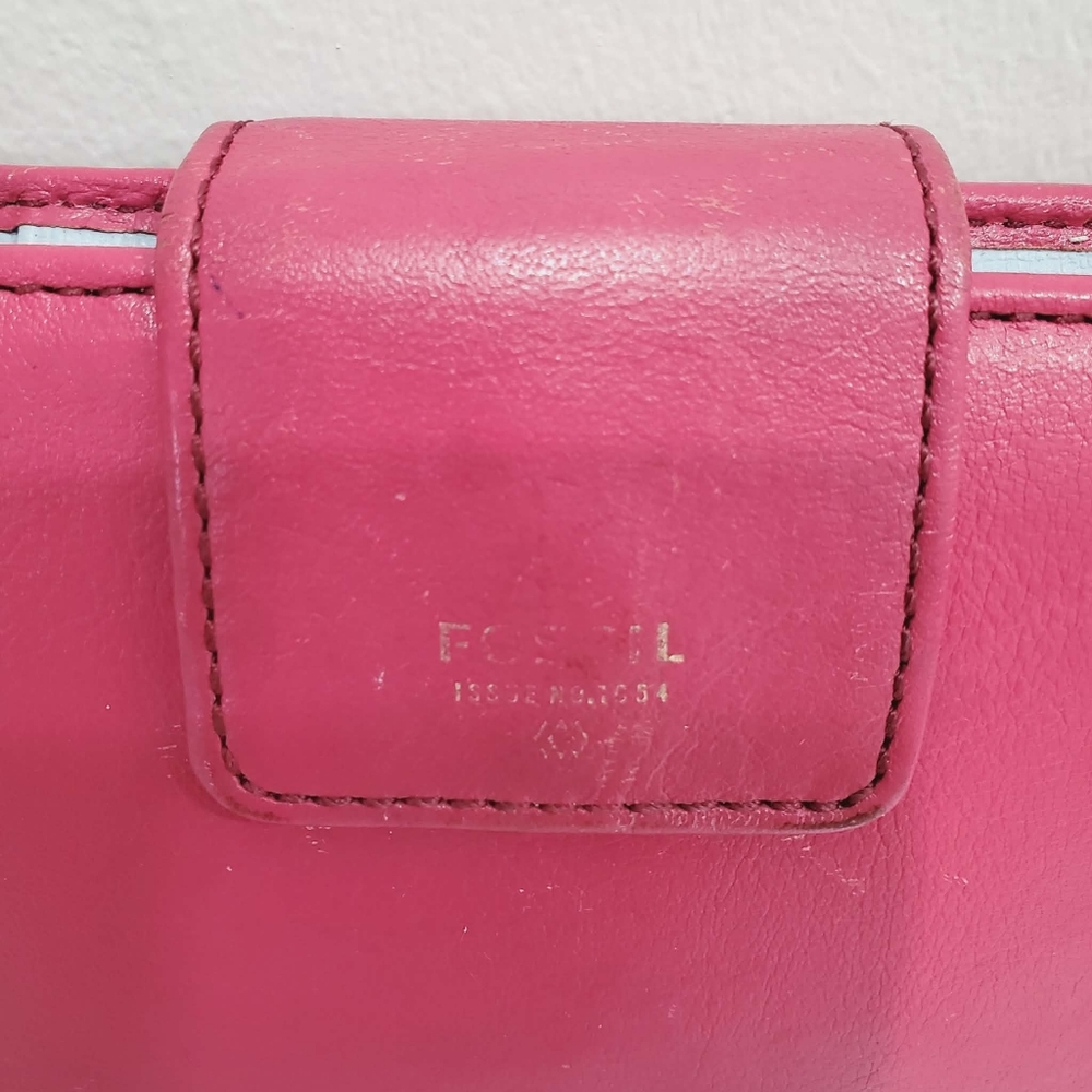 Fossil Pink Leather Clasp Wallet - Picture 2 of 11